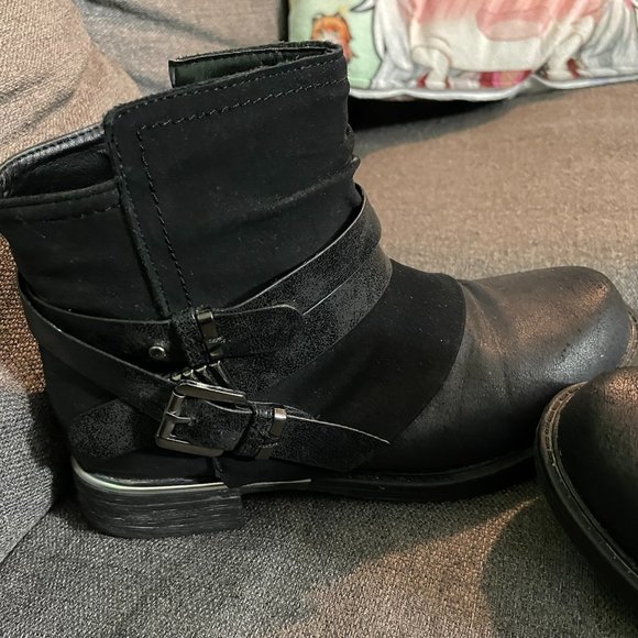 Multi-textured black booties - Picture 5 of 16